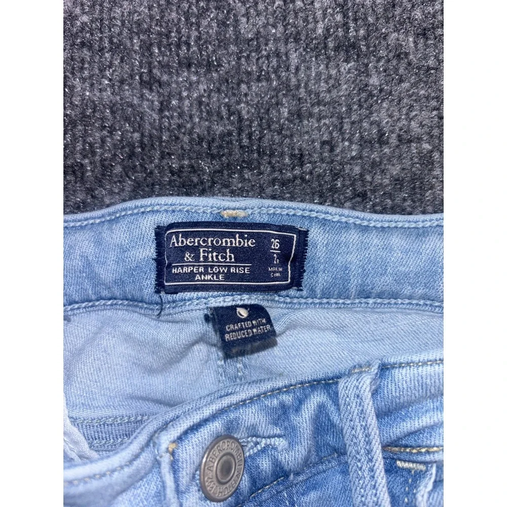 Abercrombie & Fitch Jeans Women's‎ 2R Blue Denim Harper Low Rise Ankle Raw Hem